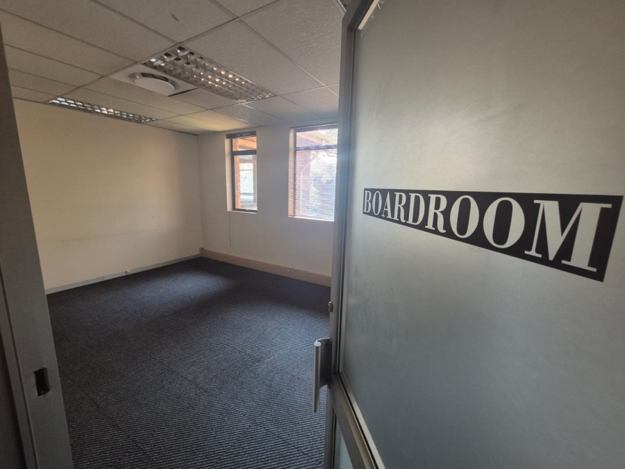 To Let Commercial Property for Rent in Die Hoewes Gauteng