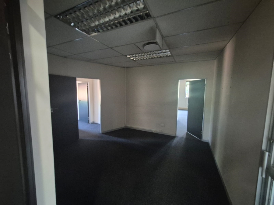 To Let Commercial Property for Rent in Die Hoewes Gauteng