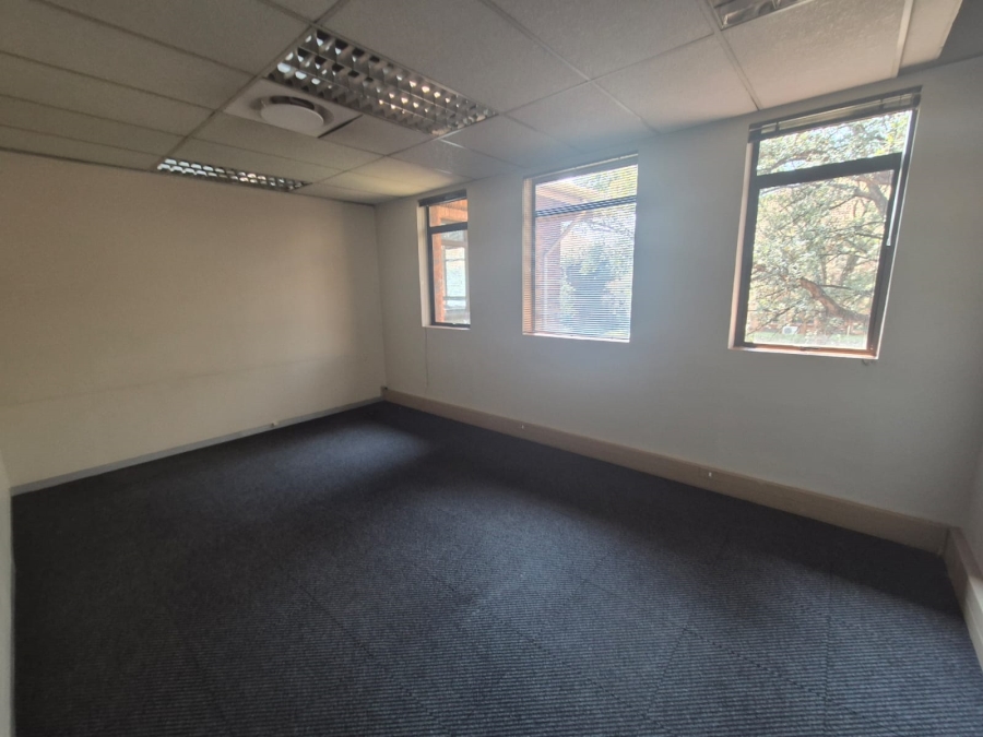 To Let Commercial Property for Rent in Die Hoewes Gauteng