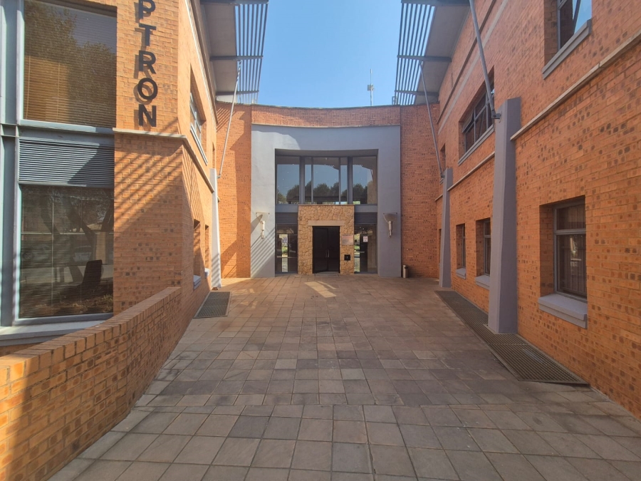 To Let Commercial Property for Rent in Die Hoewes Gauteng