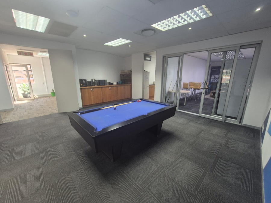 To Let Commercial Property for Rent in Die Hoewes Gauteng