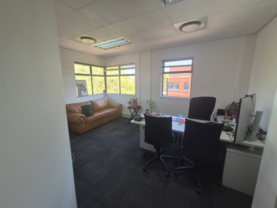 To Let Commercial Property for Rent in Die Hoewes Gauteng