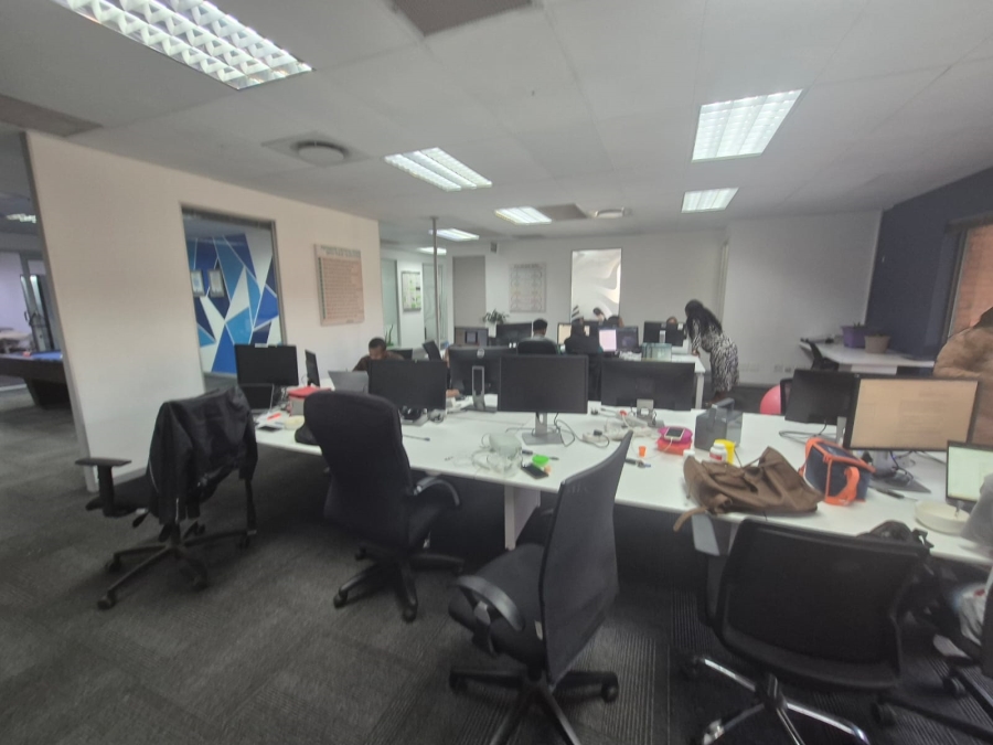 To Let Commercial Property for Rent in Die Hoewes Gauteng