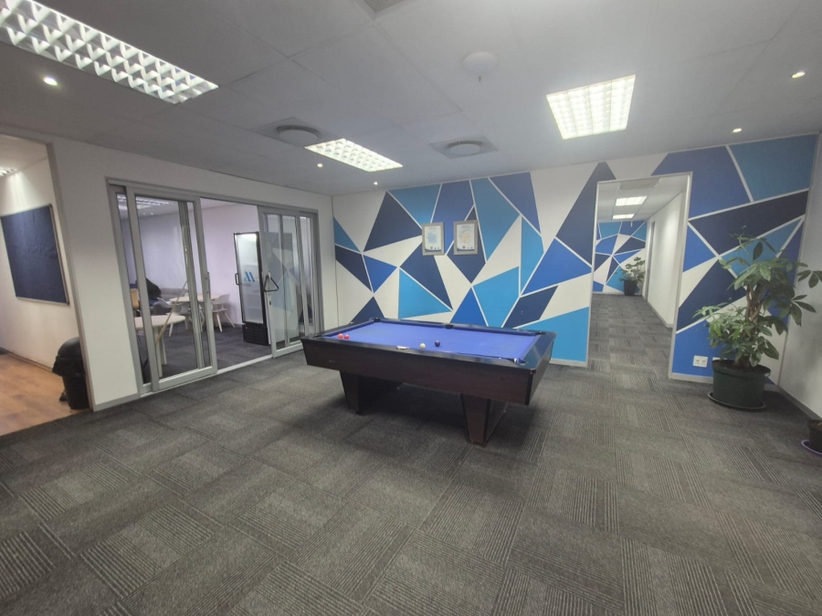 To Let Commercial Property for Rent in Die Hoewes Gauteng