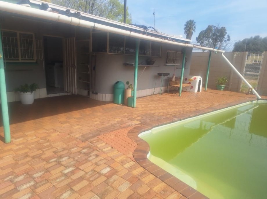 3 Bedroom Property for Sale in Westonaria Gauteng