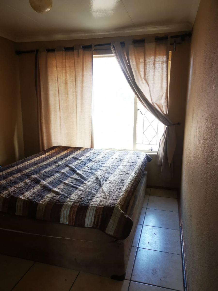 To Let 3 Bedroom Property for Rent in Rangeview Gauteng