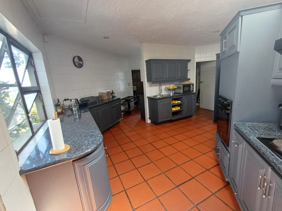 To Let 4 Bedroom Property for Rent in Helderkruin Gauteng