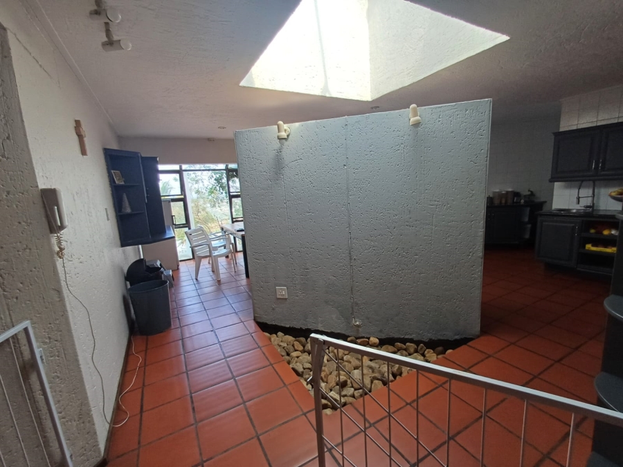 To Let 4 Bedroom Property for Rent in Helderkruin Gauteng