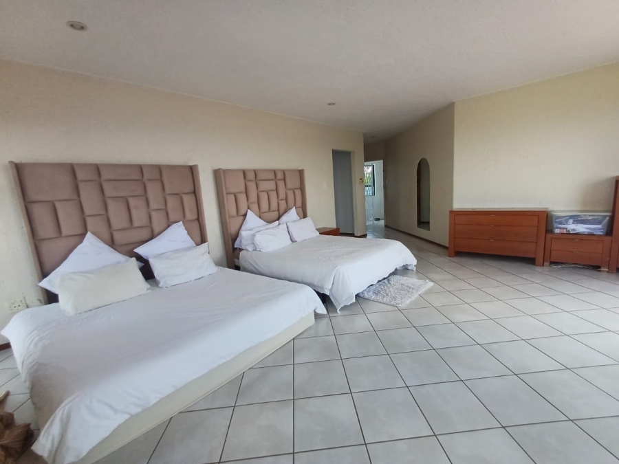 To Let 4 Bedroom Property for Rent in Helderkruin Gauteng