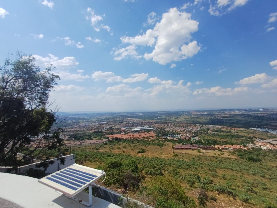 To Let 4 Bedroom Property for Rent in Helderkruin Gauteng