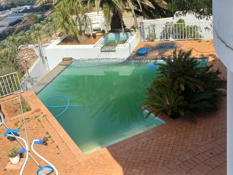 To Let 4 Bedroom Property for Rent in Helderkruin Gauteng