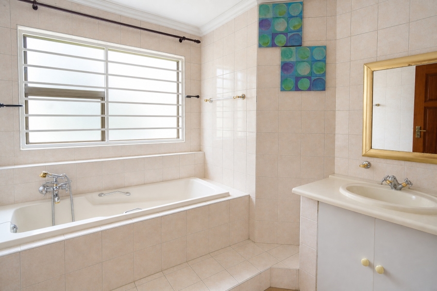 4 Bedroom Property for Sale in Bassonia Gauteng