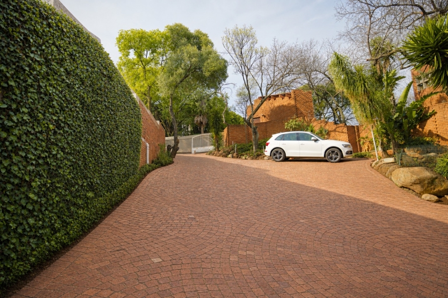 4 Bedroom Property for Sale in Bassonia Gauteng