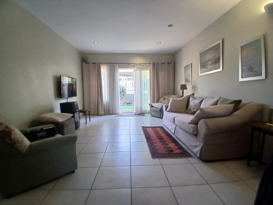 To Let 3 Bedroom Property for Rent in Lambton Gauteng
