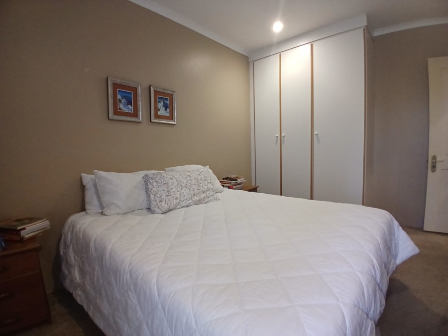 To Let 3 Bedroom Property for Rent in Lambton Gauteng