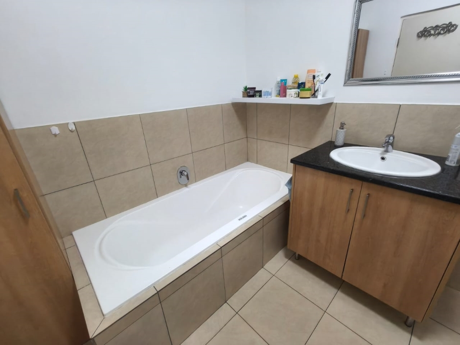 2 Bedroom Property for Sale in Northcliff Gauteng