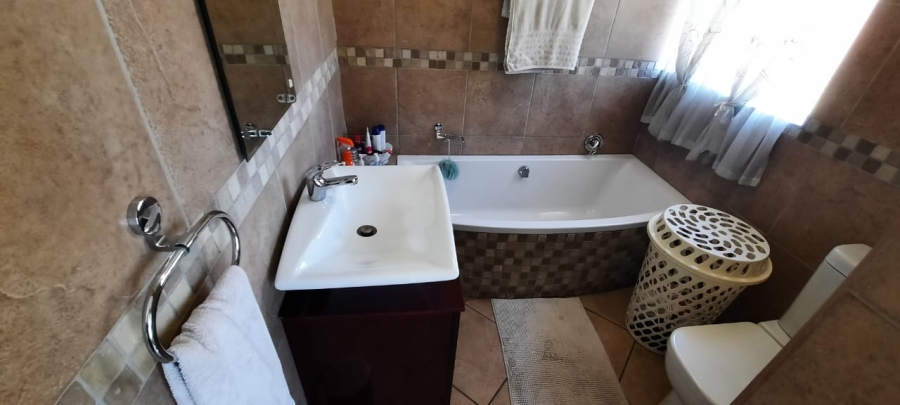 3 Bedroom Property for Sale in Queenswood Gauteng