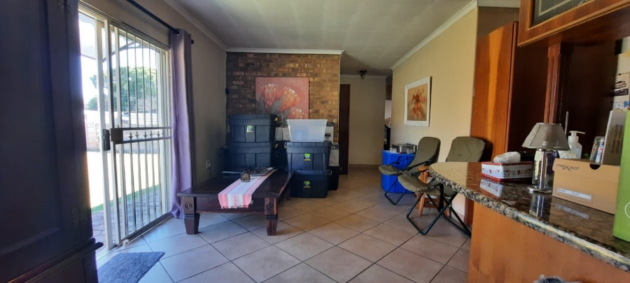3 Bedroom Property for Sale in Queenswood Gauteng