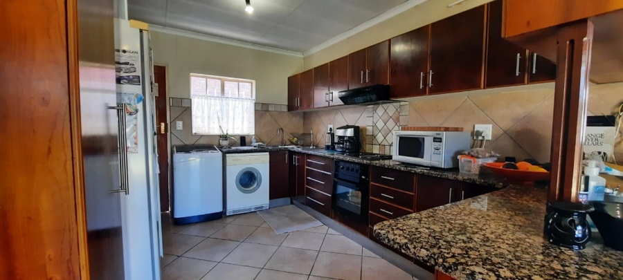 3 Bedroom Property for Sale in Queenswood Gauteng