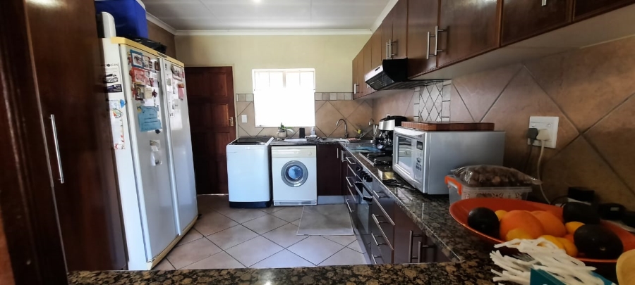 3 Bedroom Property for Sale in Queenswood Gauteng