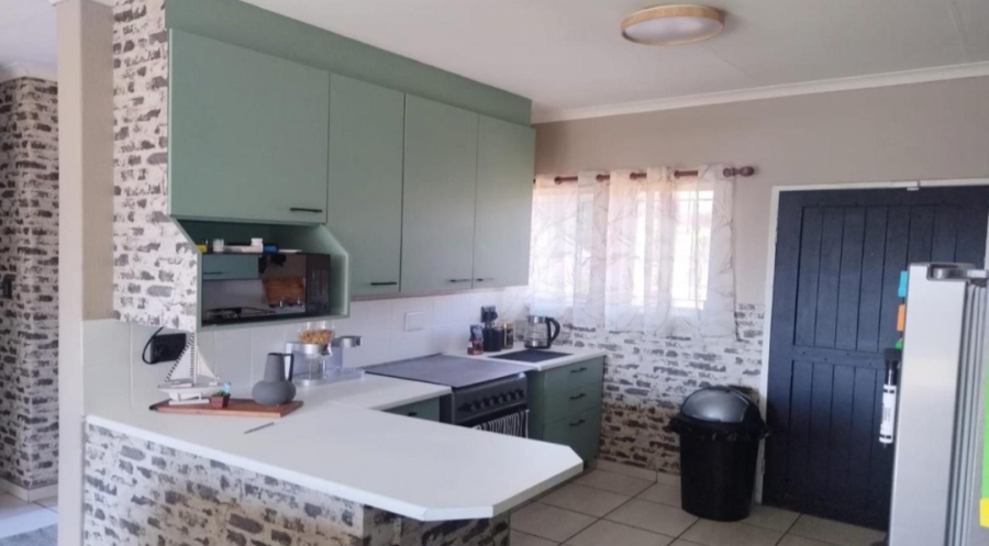 3 Bedroom Property for Sale in Birchleigh North Gauteng