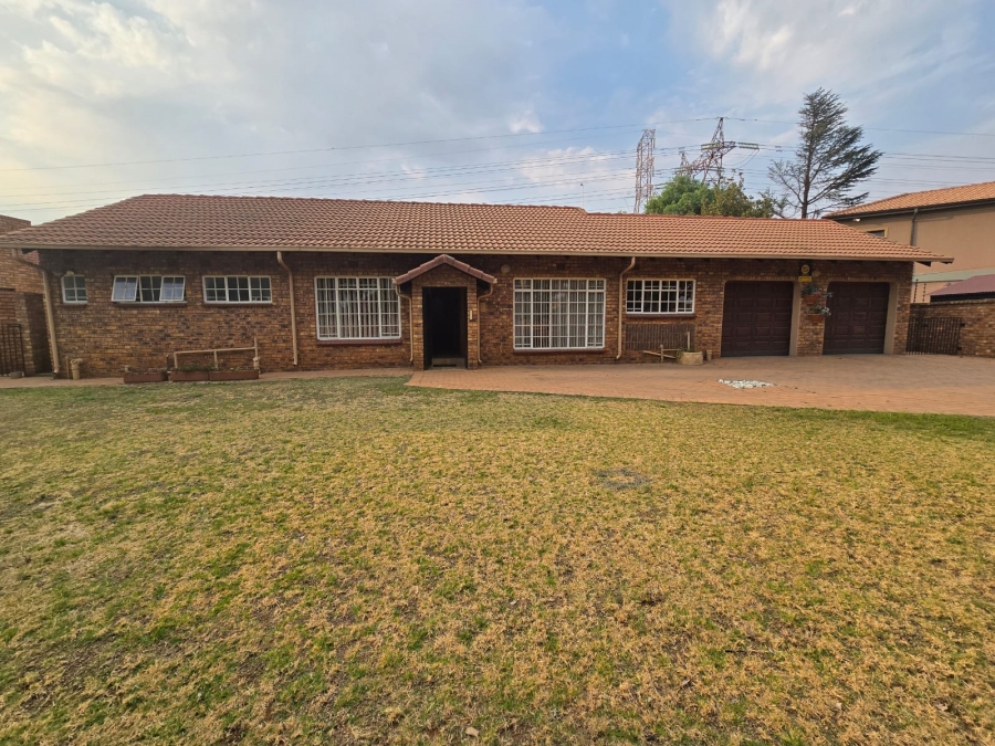 4 Bedroom Property for Sale in Dersley Gauteng