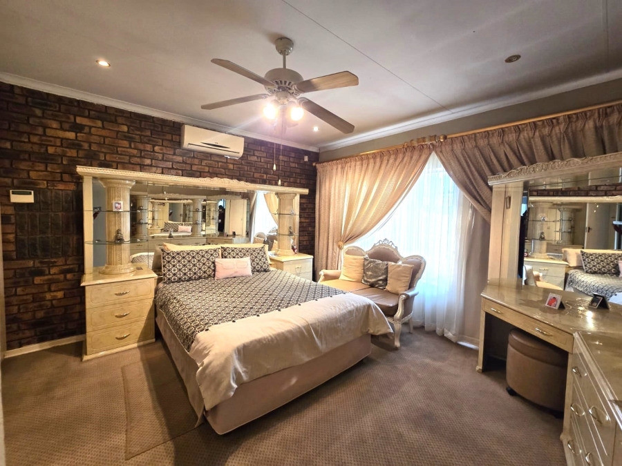 4 Bedroom Property for Sale in Dersley Gauteng