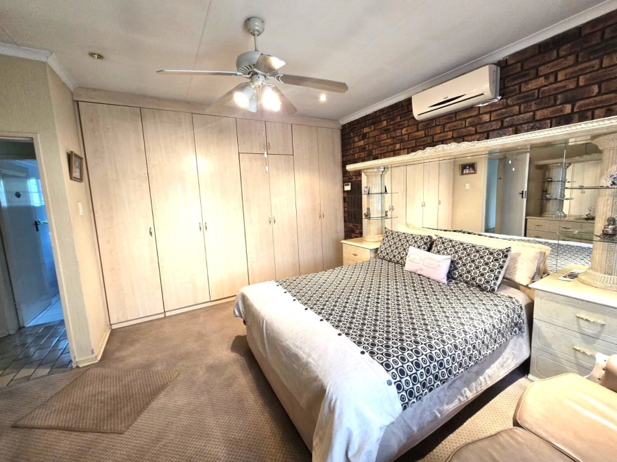 4 Bedroom Property for Sale in Dersley Gauteng