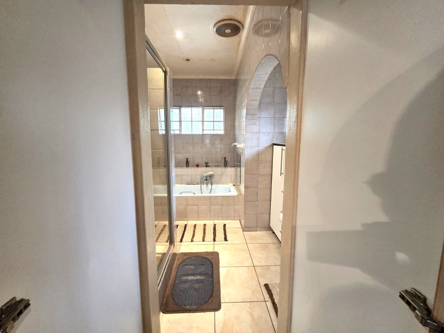 4 Bedroom Property for Sale in Dersley Gauteng