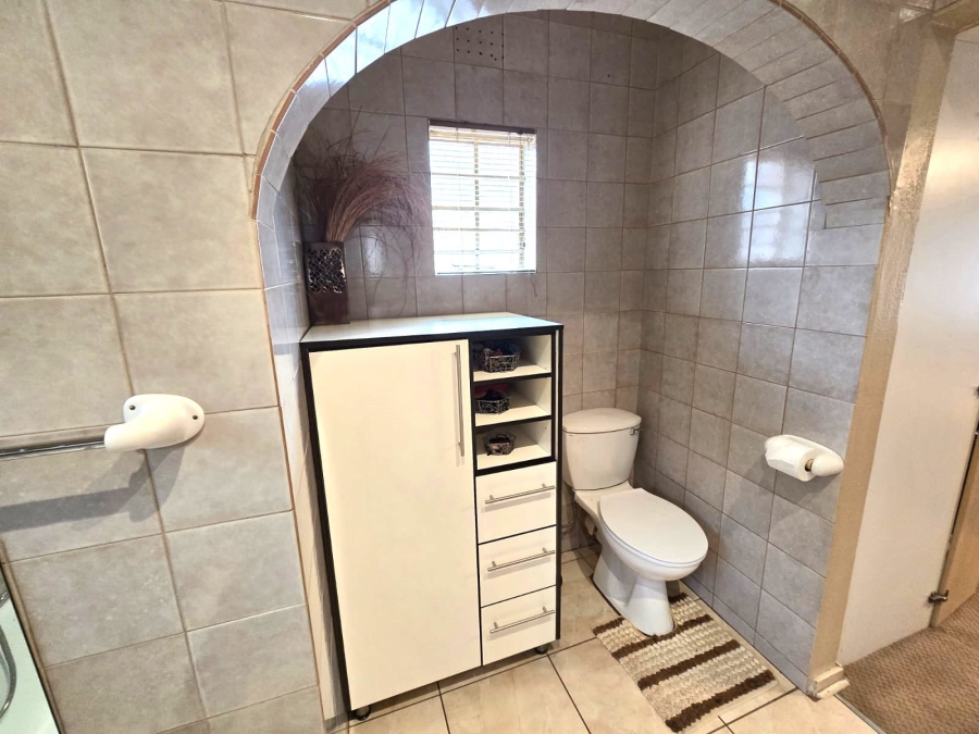 4 Bedroom Property for Sale in Dersley Gauteng