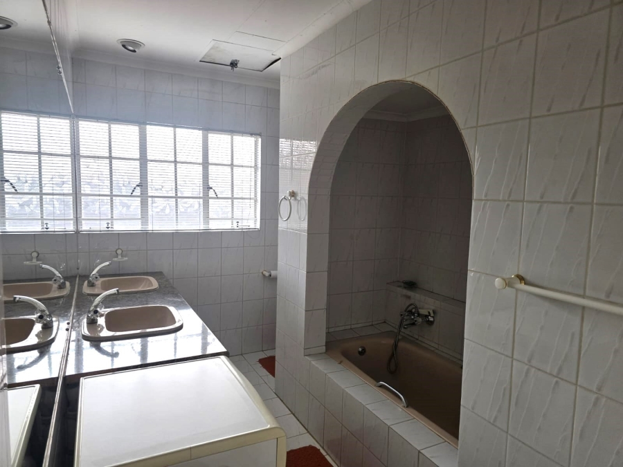 4 Bedroom Property for Sale in Dersley Gauteng