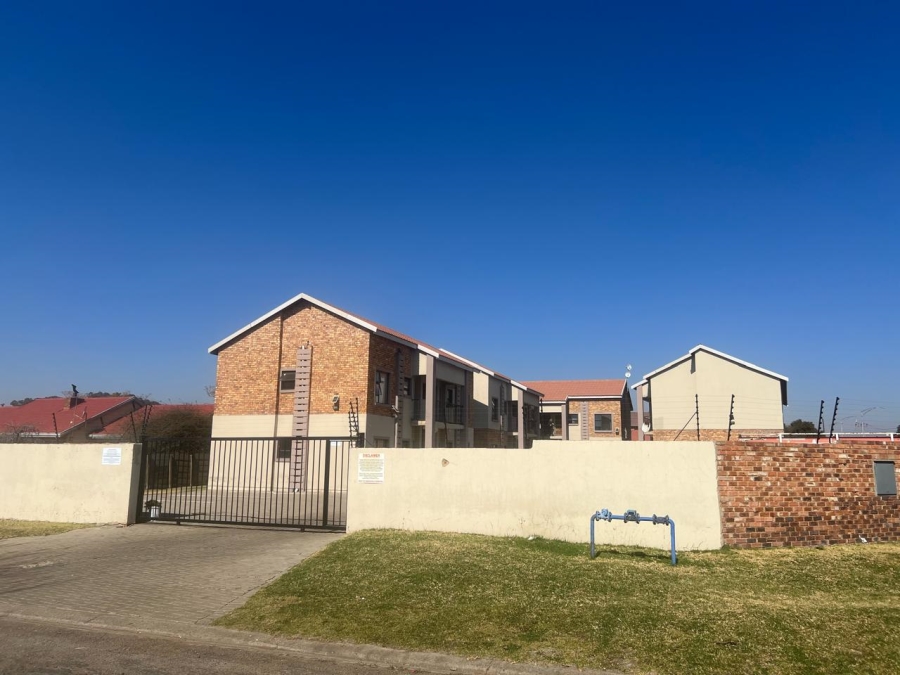 32 Bedroom Property for Sale in Dunnottar Gauteng