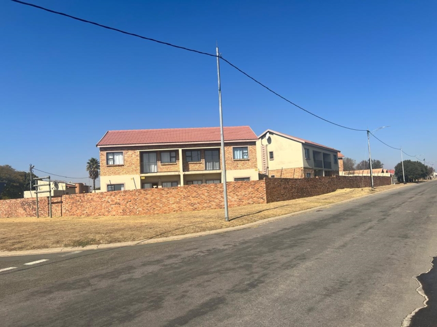 32 Bedroom Property for Sale in Dunnottar Gauteng