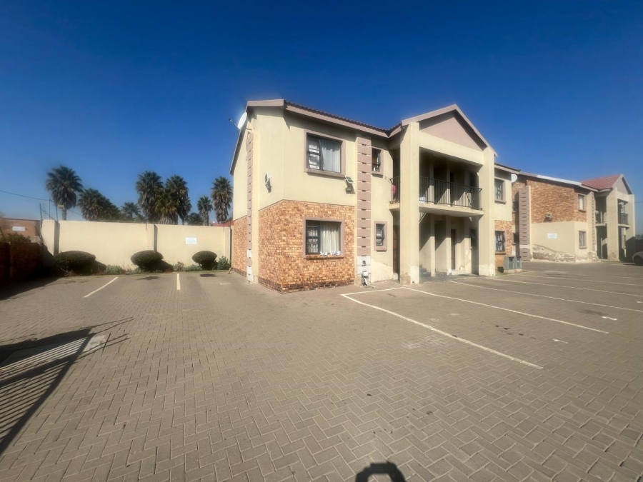 32 Bedroom Property for Sale in Dunnottar Gauteng
