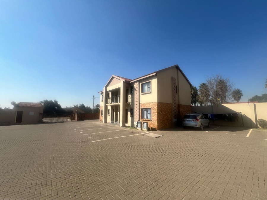 32 Bedroom Property for Sale in Dunnottar Gauteng
