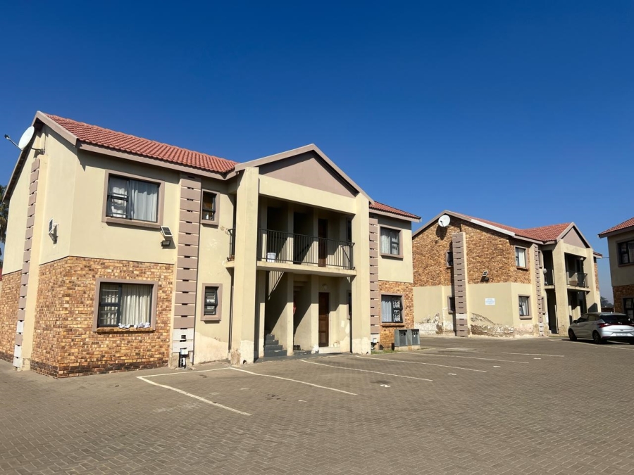 32 Bedroom Property for Sale in Dunnottar Gauteng