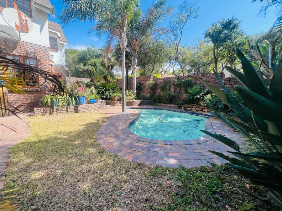 4 Bedroom Property for Sale in Lonehill Gauteng