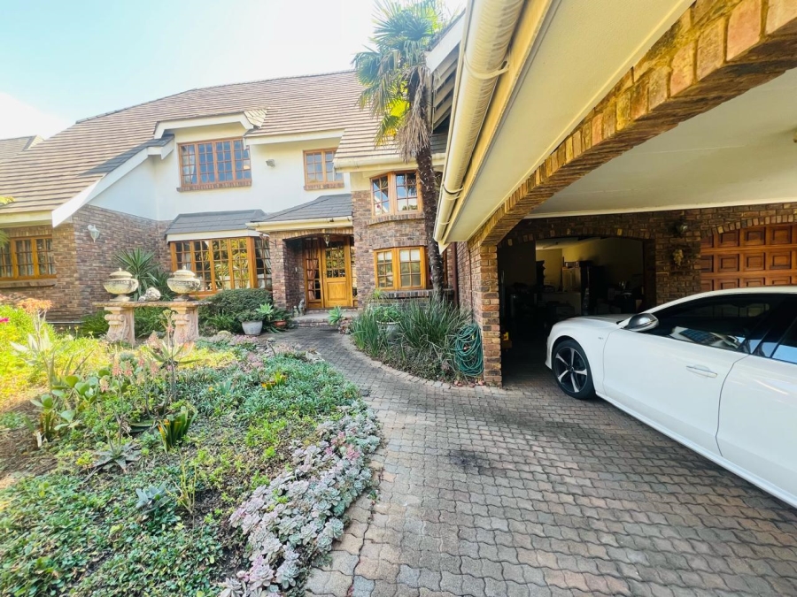 4 Bedroom Property for Sale in Lonehill Gauteng