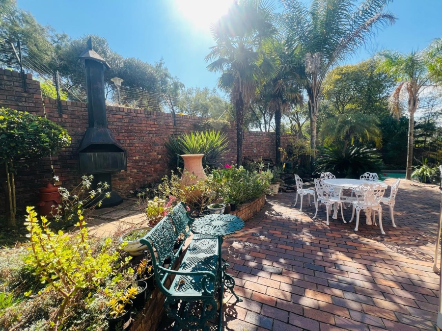 4 Bedroom Property for Sale in Lonehill Gauteng