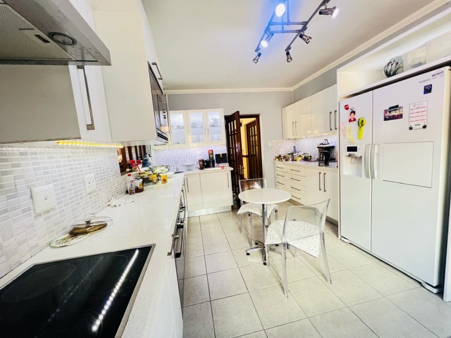 4 Bedroom Property for Sale in Lonehill Gauteng