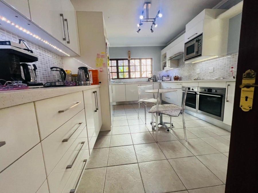 4 Bedroom Property for Sale in Lonehill Gauteng