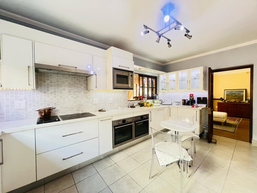 4 Bedroom Property for Sale in Lonehill Gauteng