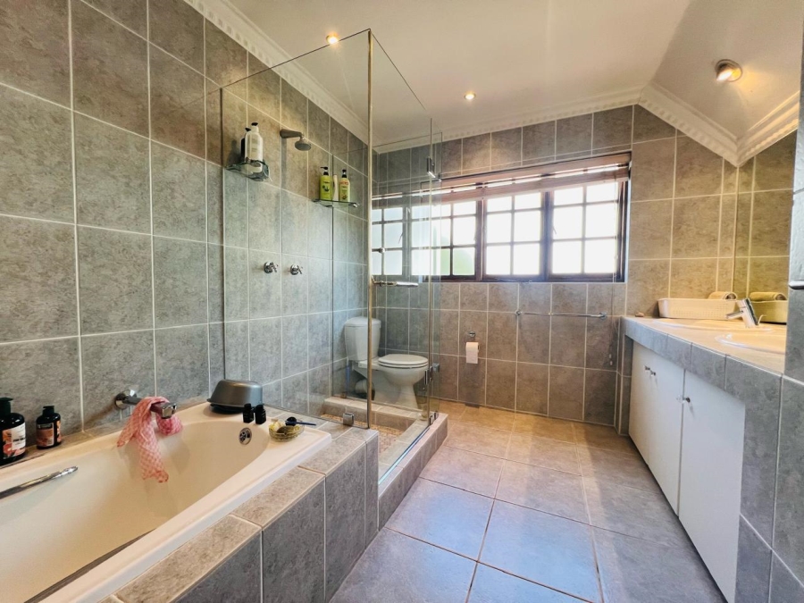 4 Bedroom Property for Sale in Lonehill Gauteng
