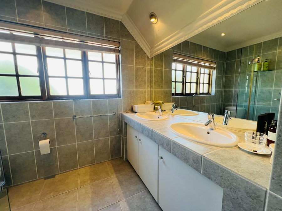 4 Bedroom Property for Sale in Lonehill Gauteng