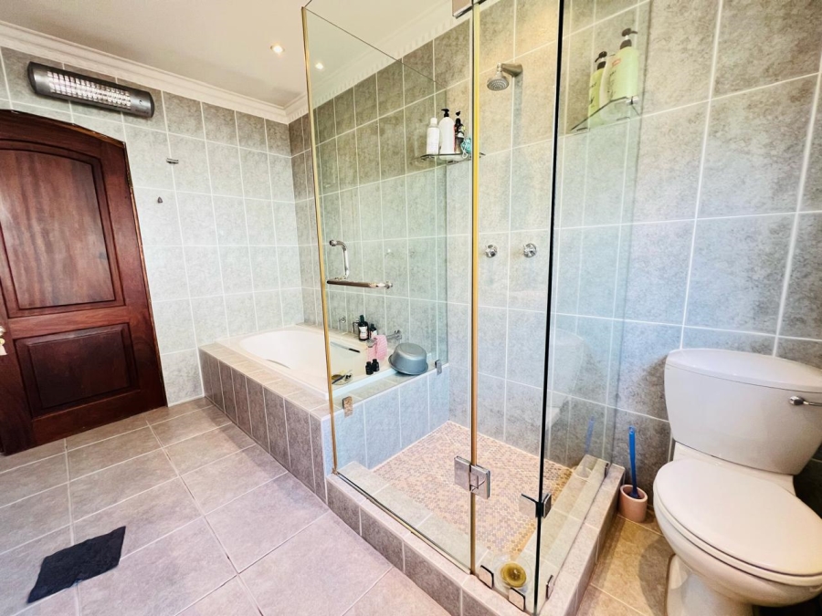 4 Bedroom Property for Sale in Lonehill Gauteng