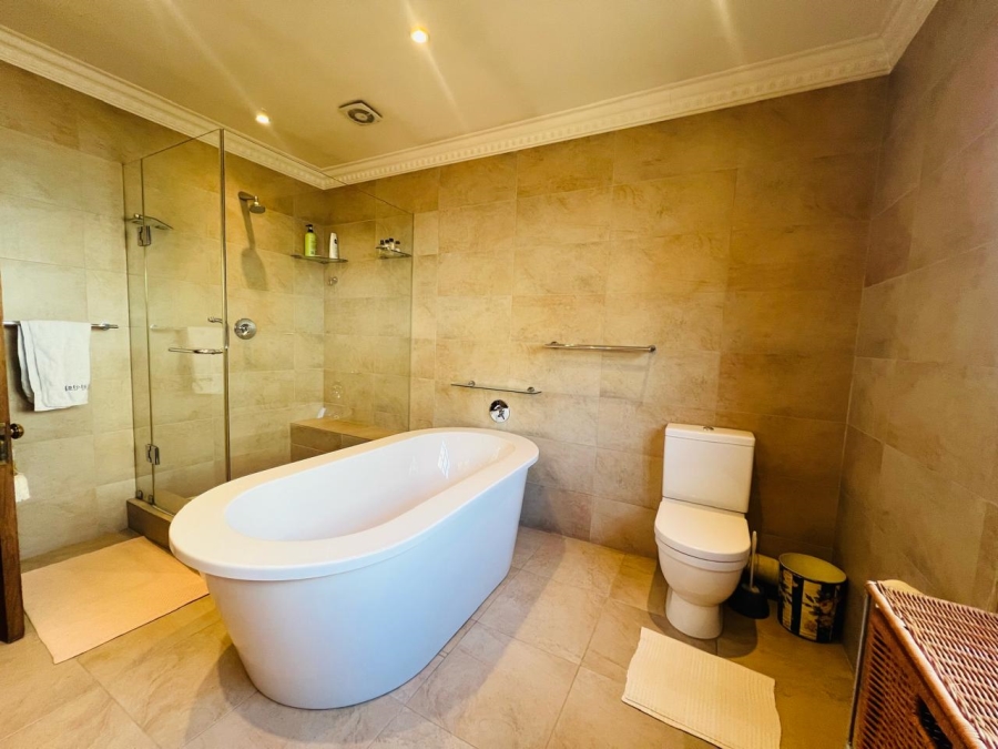 4 Bedroom Property for Sale in Lonehill Gauteng