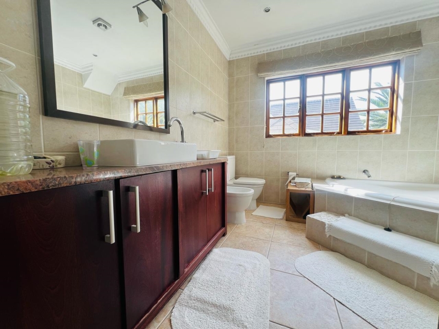 4 Bedroom Property for Sale in Lonehill Gauteng