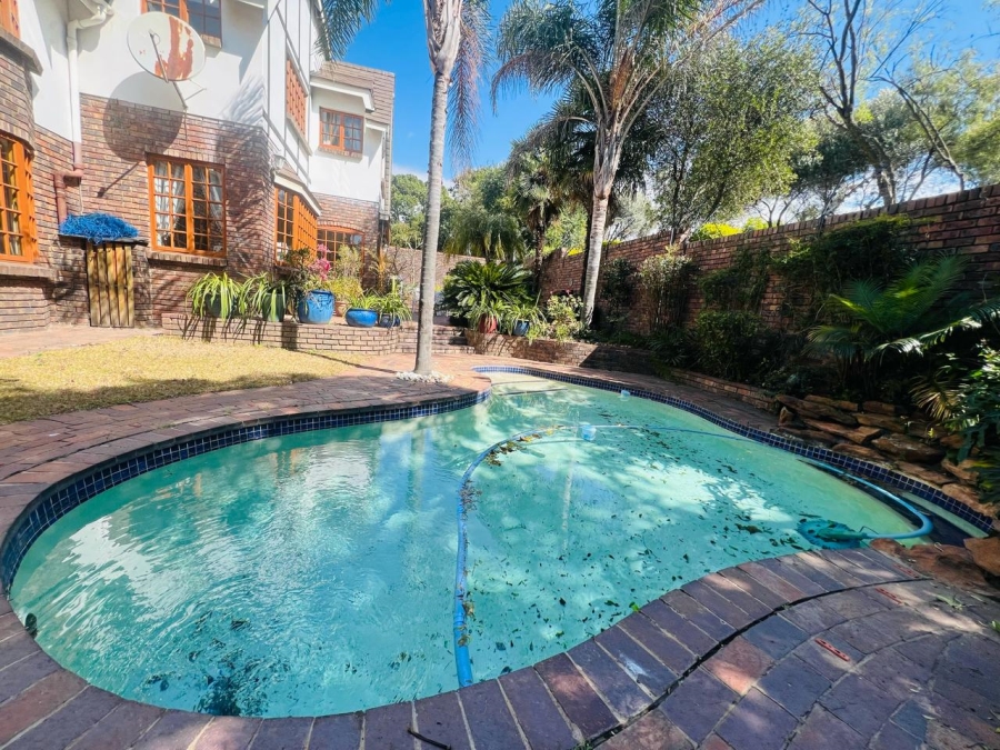4 Bedroom Property for Sale in Lonehill Gauteng