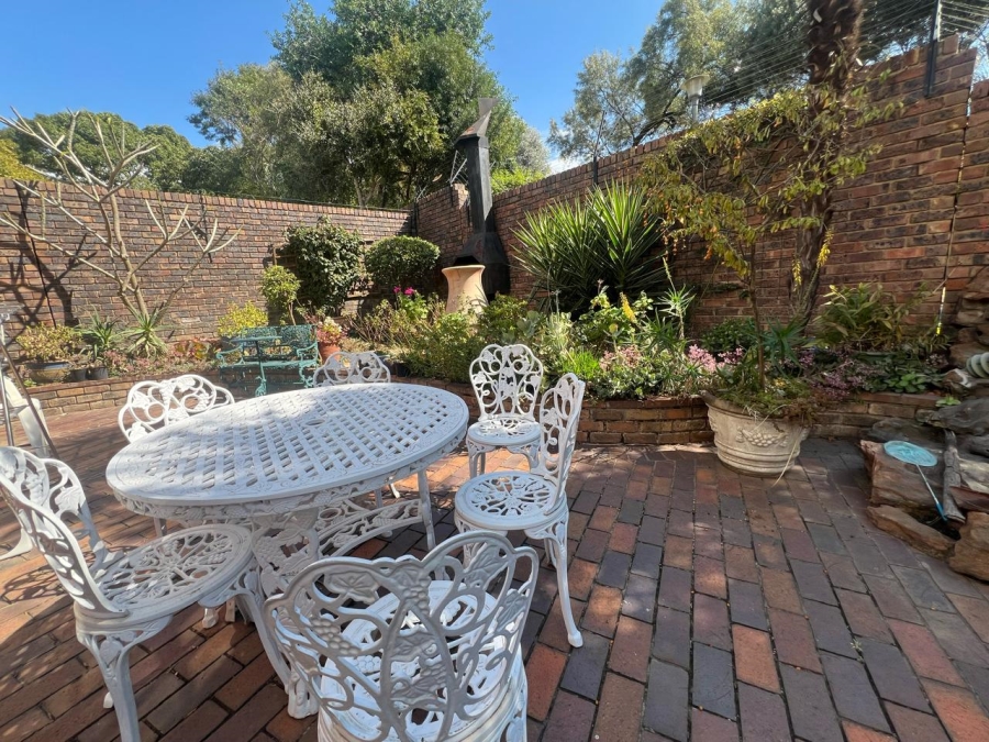 4 Bedroom Property for Sale in Lonehill Gauteng