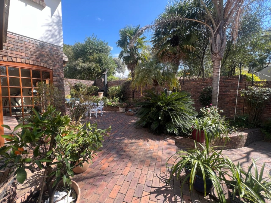 4 Bedroom Property for Sale in Lonehill Gauteng